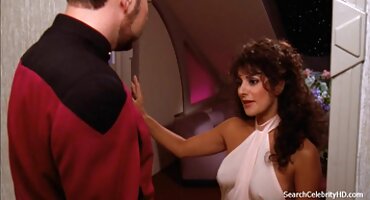 sex me ke con chong Tài xế Xe sex gái vú to Buýt Sofia Lee cung cấp cho hành khách.